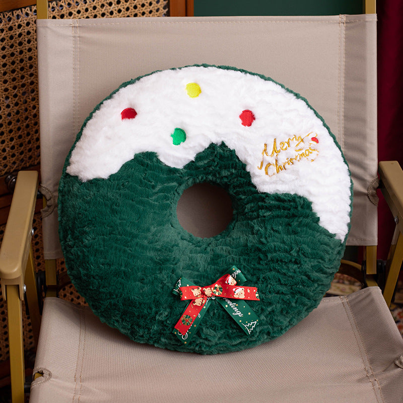 Christmas creative plush toys, all in one purchase! We have classic gingerbread men, cute Christmas trees, tempting donuts, and a gift box that you can't miss, adding to the festive atmosphere